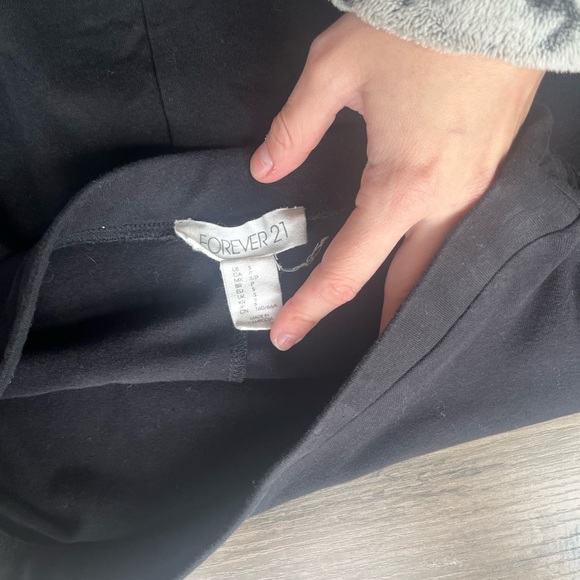 Black skater skirt - Picture 3 of 3